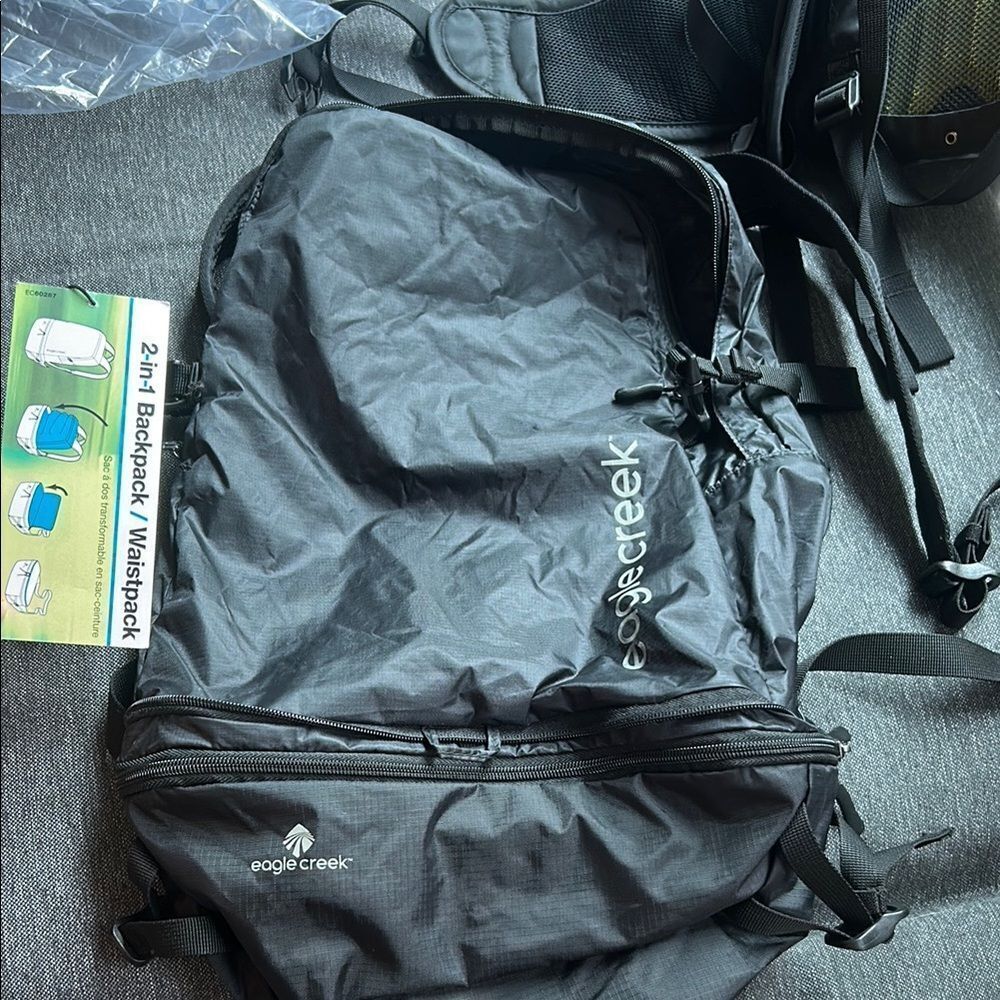 NWT eagle creek 2 in 1 Black Backpack/ waist pack